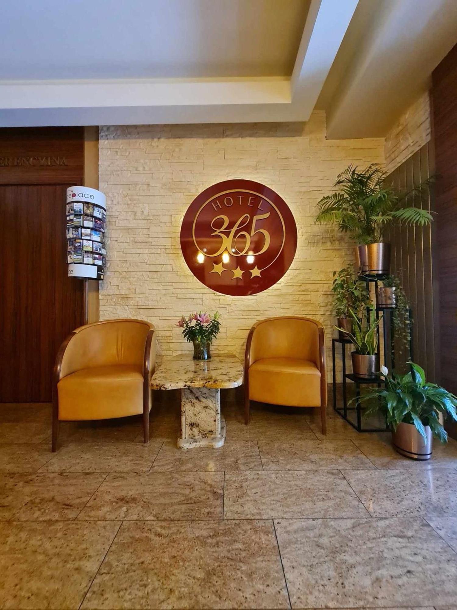 Hotel 365 Kielce Kültér fotó