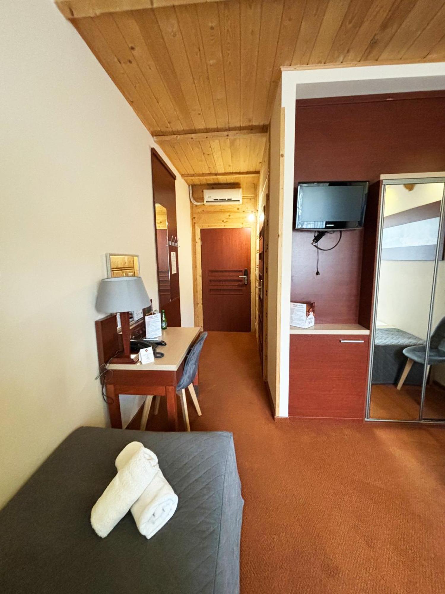 Hotel 365 Kielce Kültér fotó