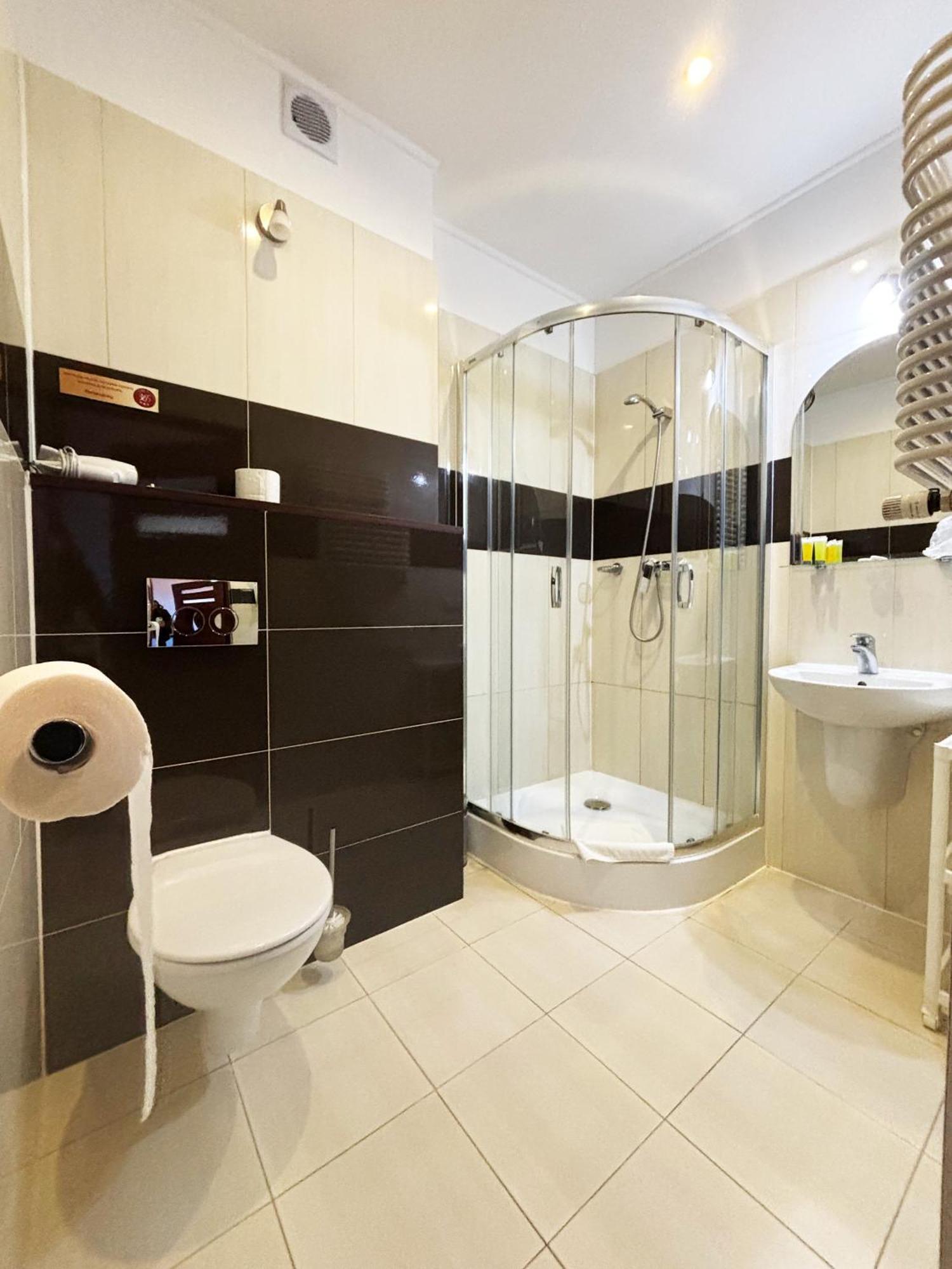 Hotel 365 Kielce Kültér fotó